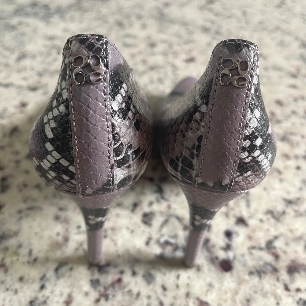 Coach Snakeskin Pumps Womens 6.5 B Lavender Black Pointed Toe Stiletto Heels